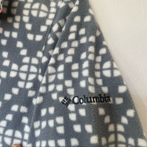 Columbia Gray & White with Pink Detail Ling Sleeve Fleece Three Quarter Zip Up - Picture 4 of 7